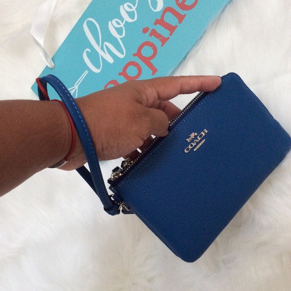 Coach Handbags - ✨Coach Double Zip Wristlet Wallet✨